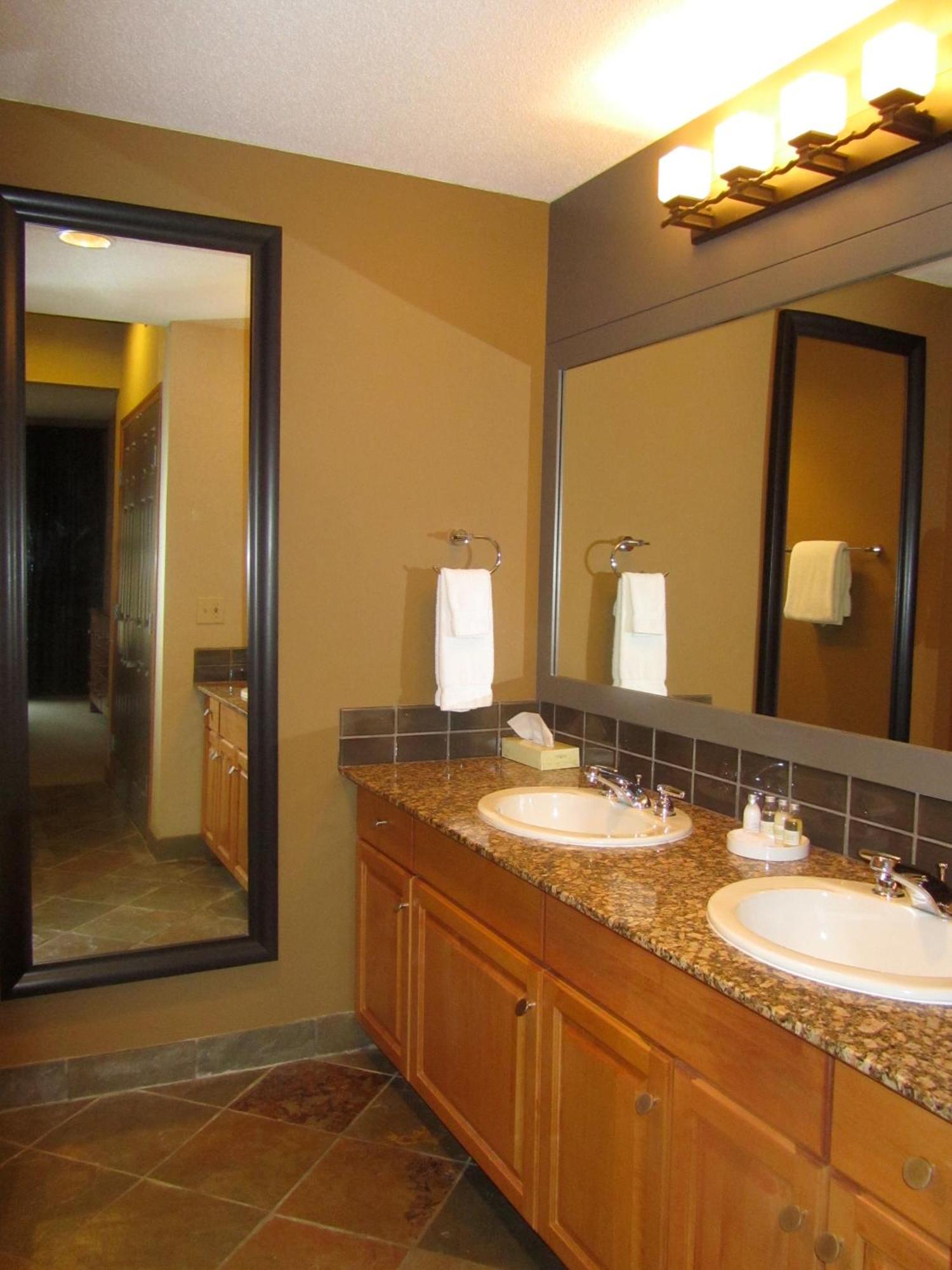 Platinum Suites Resort - Vacation Rentals Canmore Esterno foto
