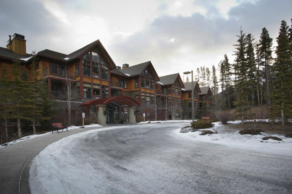Platinum Suites Resort - Vacation Rentals Canmore Esterno foto